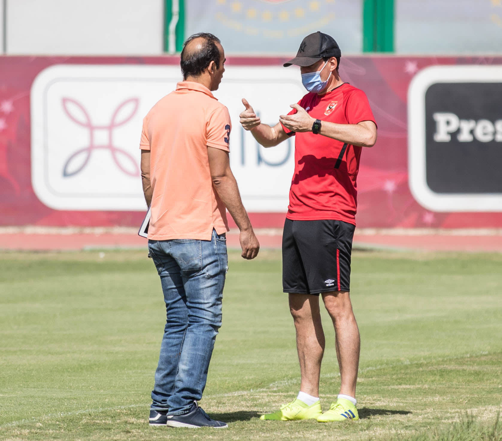 Aside from the Training: Short Meeting between Weiler and Abdelhafiz